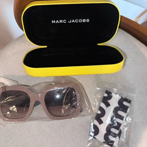 Marc Jacobs Oversized Beige & Gray Gradient Sunglasses ✨ Retail: $240 NIB - Picture 2 of 12